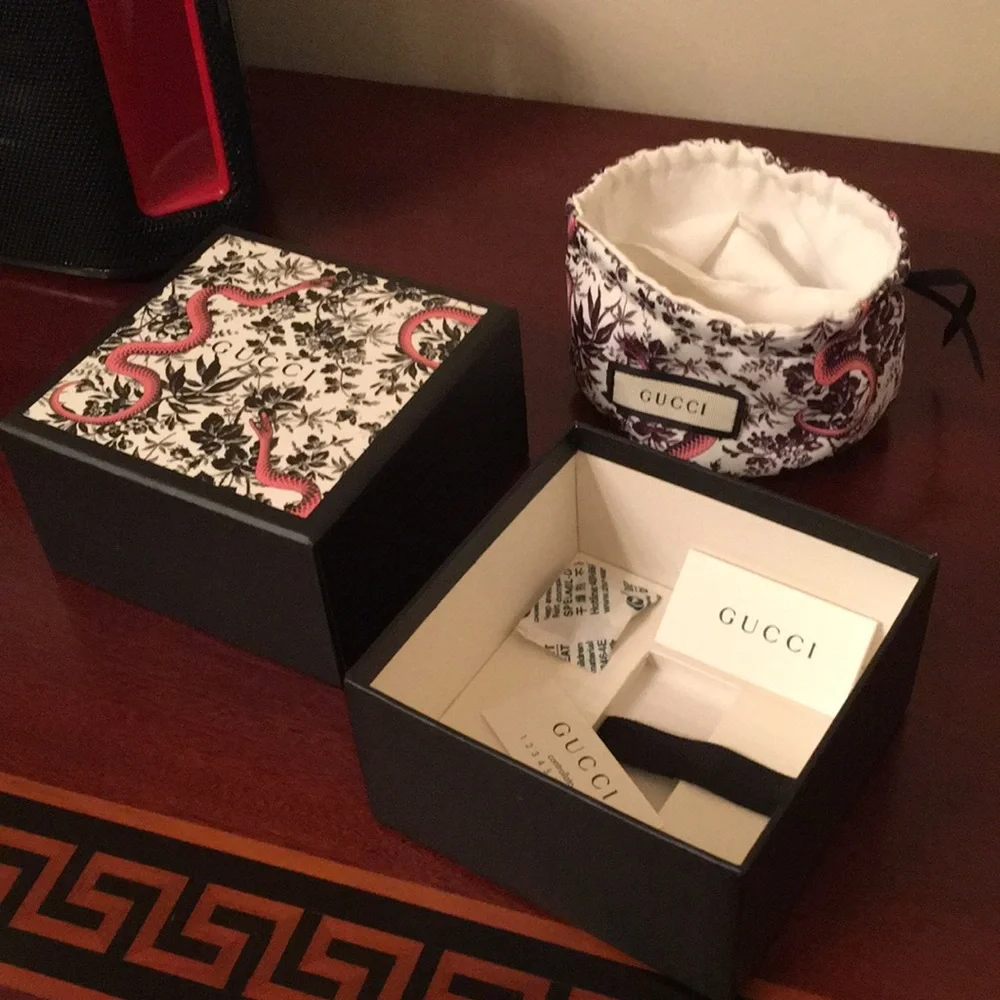 Gucci jewelry accessory box and pouch - Picture 7 of 11